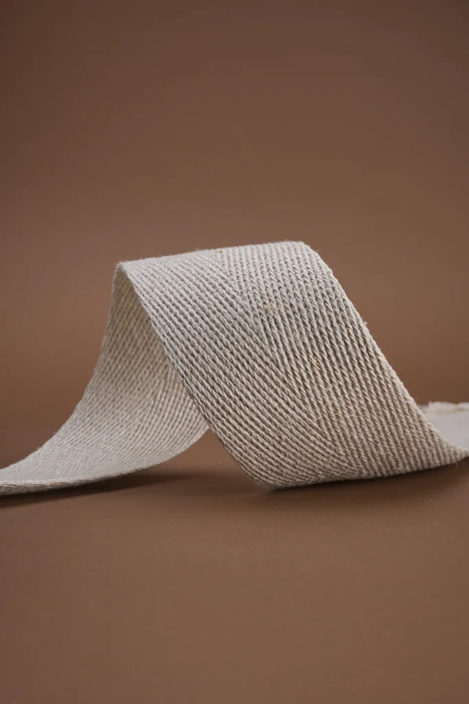 Bandă de cânepă cu țesut brăduț (herringbone)