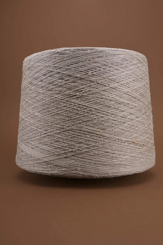 Fine hemp yarns, natural and twisted